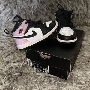 Jordan 1 MID SE